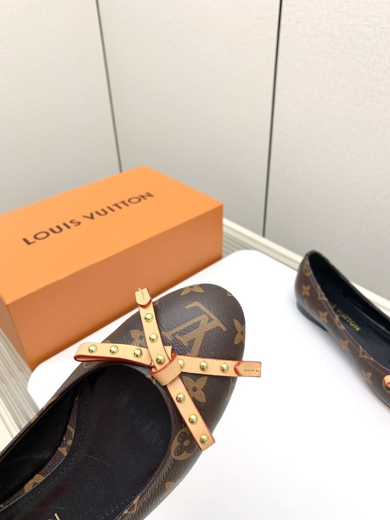 Louis Vuitton Low Shoes